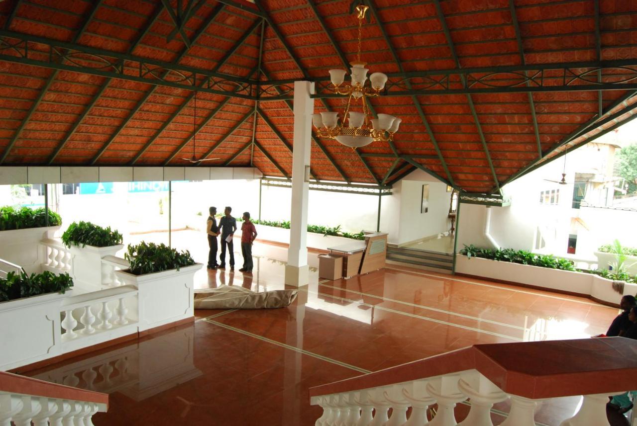 Hotel Rajadhani Thiruvananthapuram Zewnętrze zdjęcie